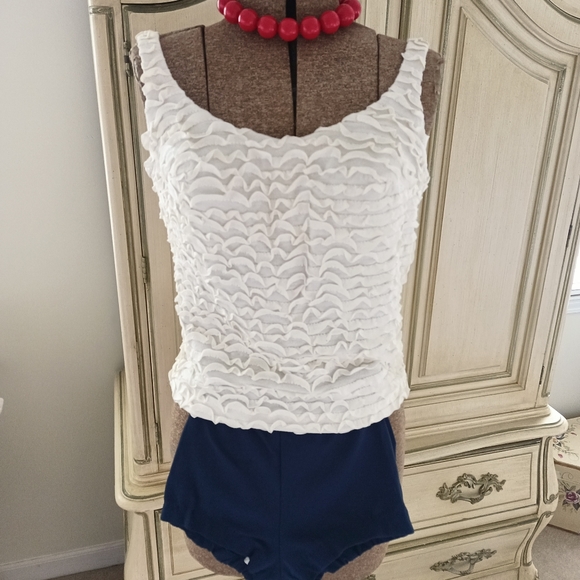 NOS ADORABLE " ELISABETH STEWART SWIMWEAR" RUFFLE! - Picture 2 of 16